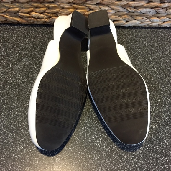 Hush Puppies Soft Style White Slingback Shoes - Picture 11 of 16